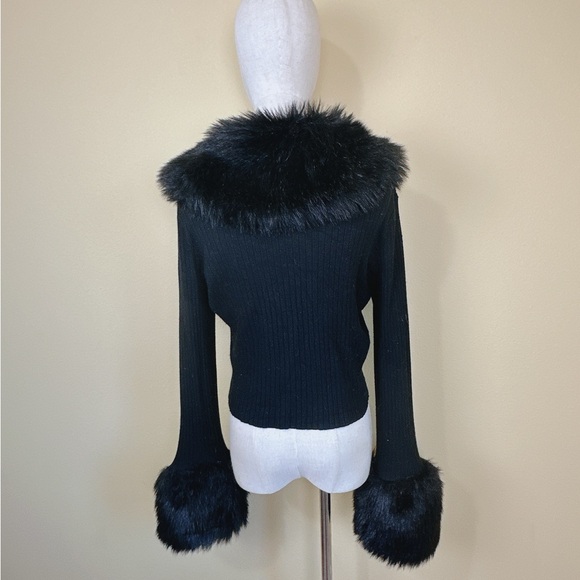 Selkie The Caviar Ice Skate Home Cardi Size Medium - Picture 5 of 7